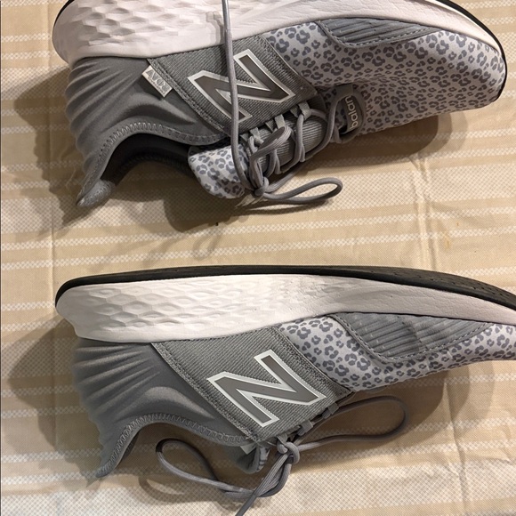 Women’s New Balance Roav with Fresh Foam size 9.5 - Picture 7 of 10